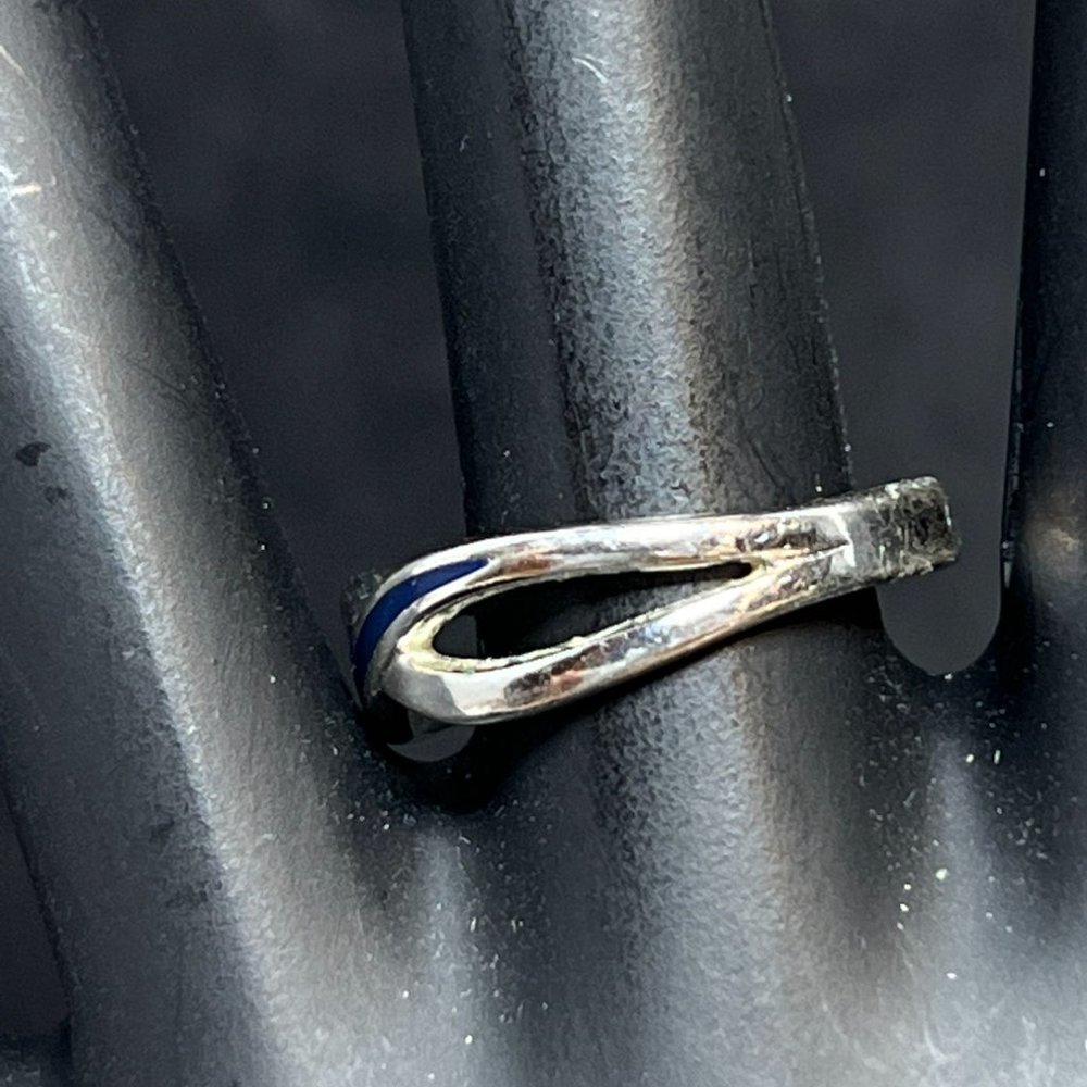 Avon Silver Tone With Blue Enamel Infinity Ring (R305) - Picture 4 of 6